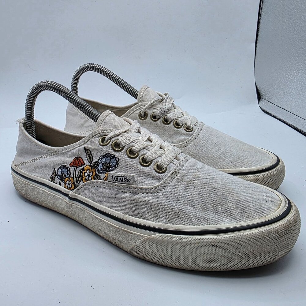 Vans EcoCush Womens Size 9 White Canvas Sneakers Floral Embroidery Casual